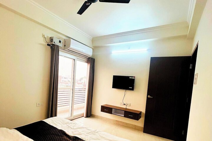 Room 15 of 46