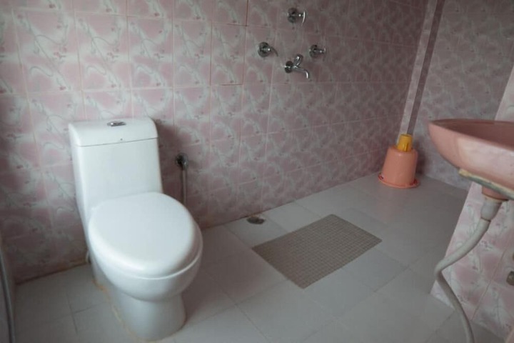 Room 7 of 10