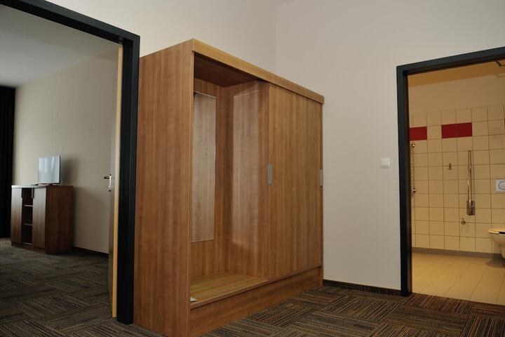 Room 18 of 50