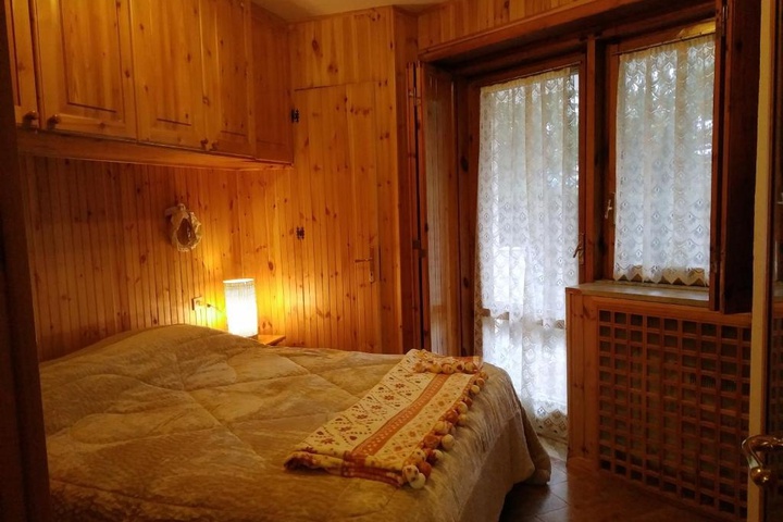 Room 4 of 10
