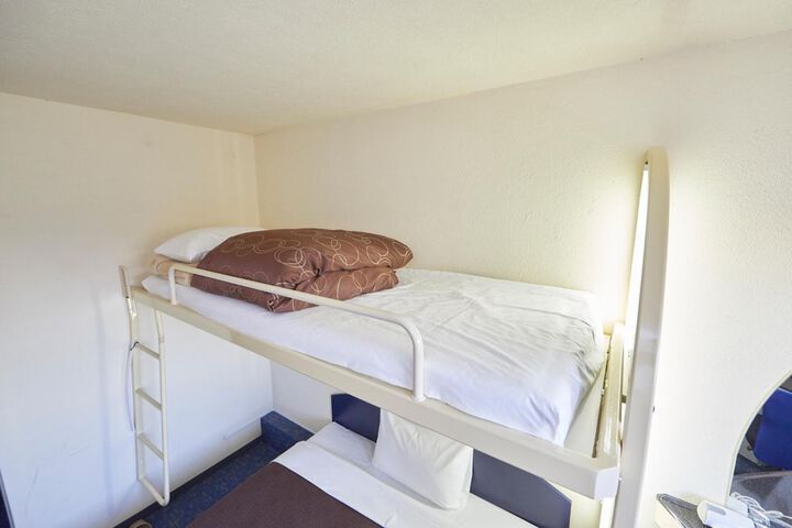 Room 8 of 29