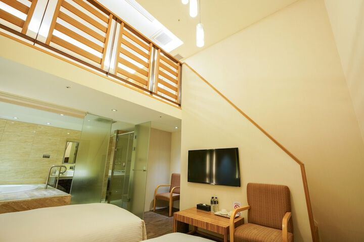 Room 15 of 66