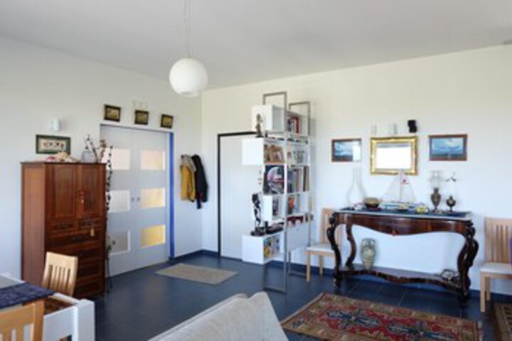 Room 46 of 100