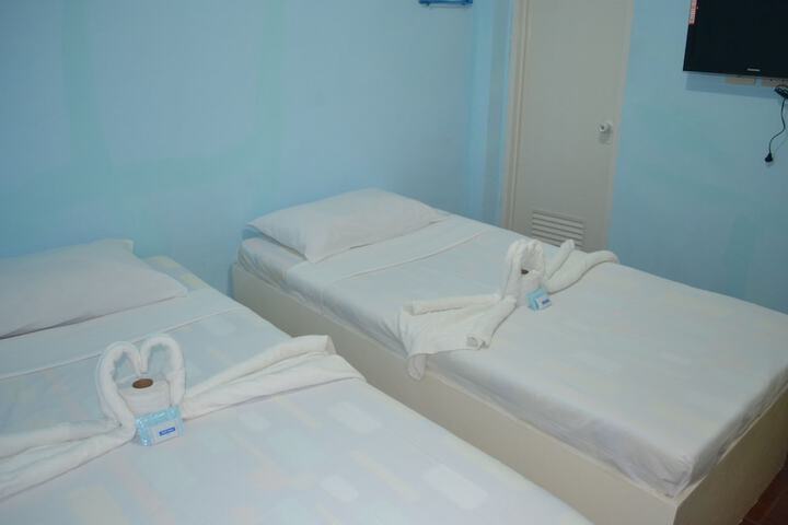 Room 6 of 23