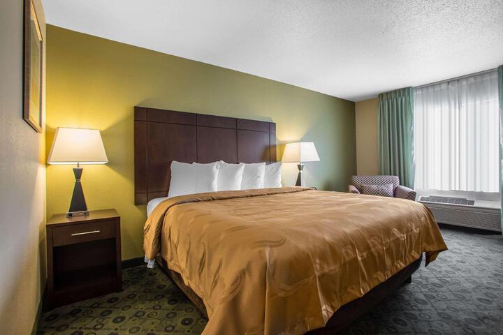 1 King Bed Efficiency (1 of 10)