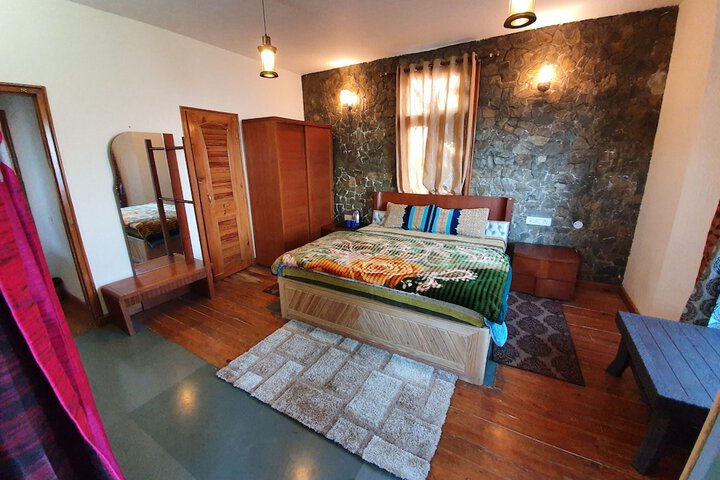 Room 8 of 61