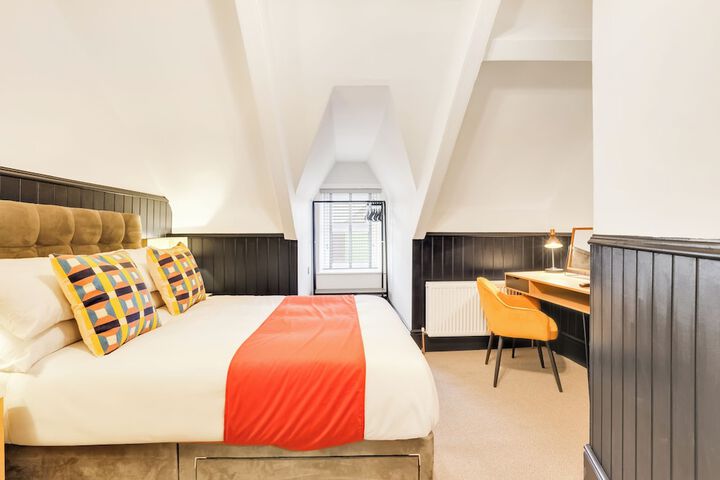 Room 4 of 29