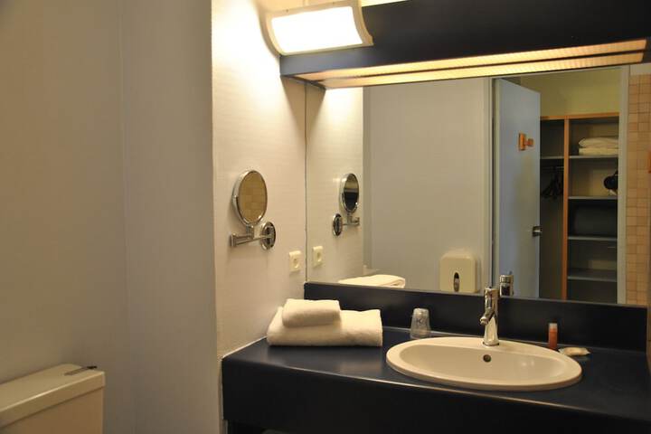 Room 34 of 56