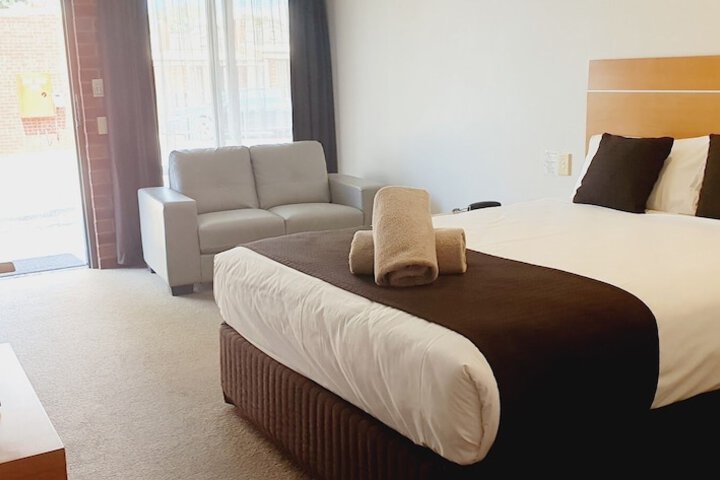 Room 14 of 32