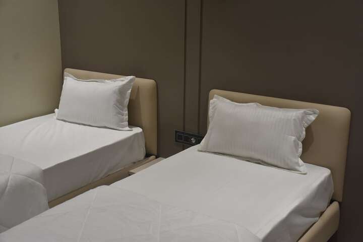 Room 4 of 13
