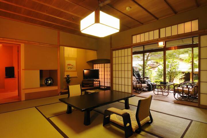 Room 6 of 48