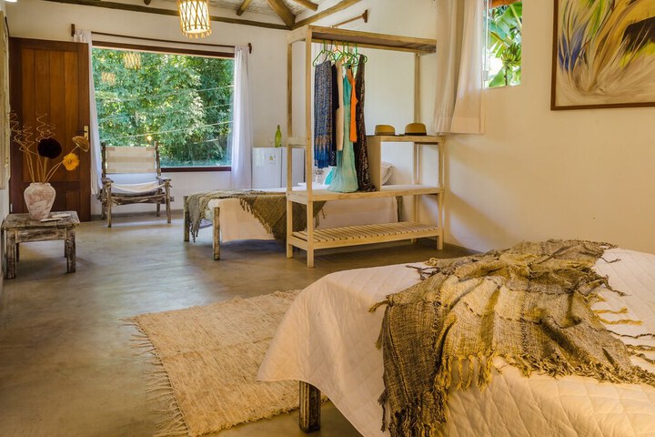 Room 4 of 38