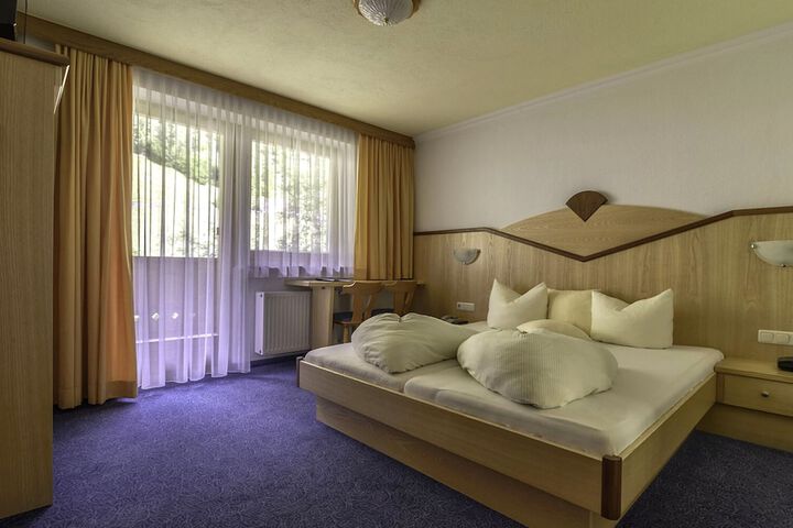 Room 38 of 94
