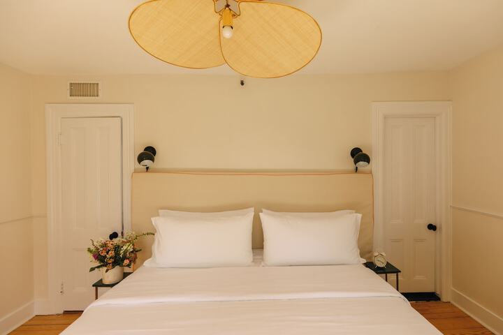 Room 12 of 43