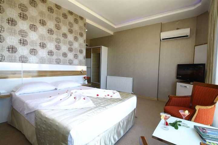 Room 8 of 38