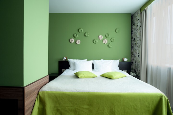 Room 12 of 38