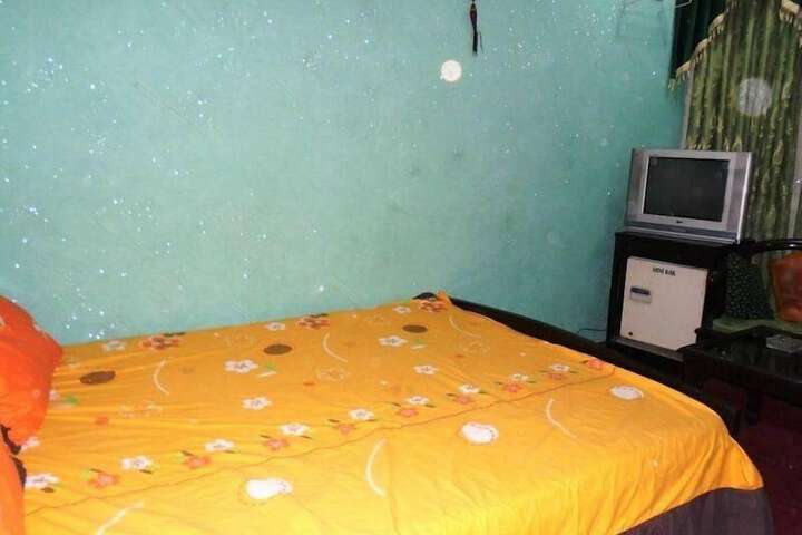 Room 15 of 19