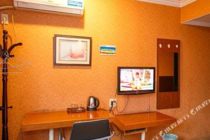 Hongshanhu Business Hotel