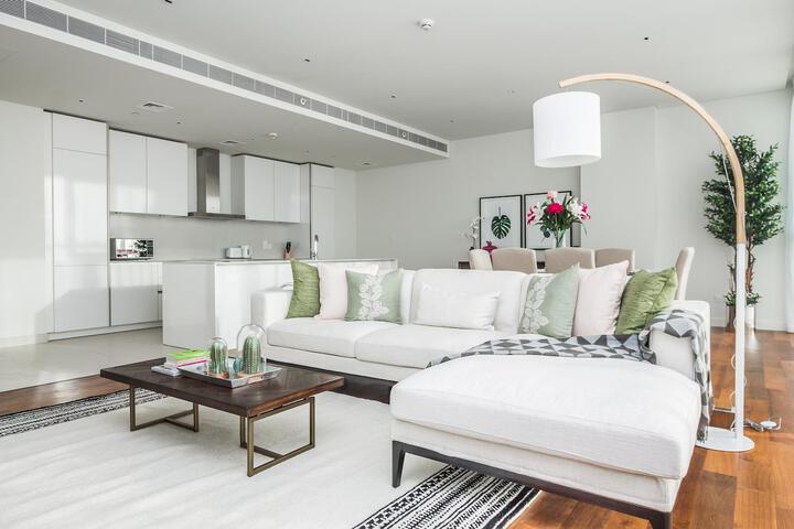 Exterior of Spectacular 3 Bed Apt. For a Modern Lifestyle in City Walk #408