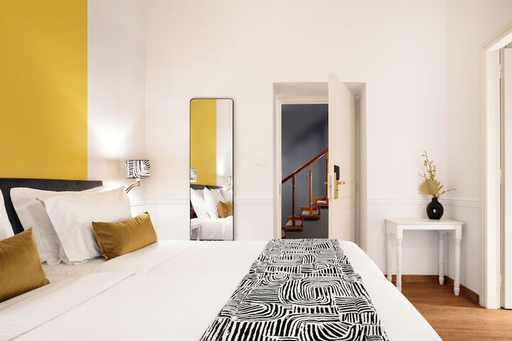 Room 32 of 59