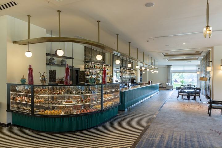 Entrance & Lobby
