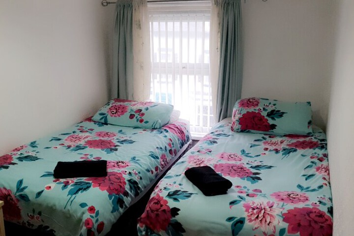 Room 9 of 33