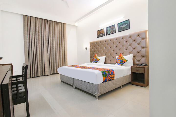 Room 16 of 33