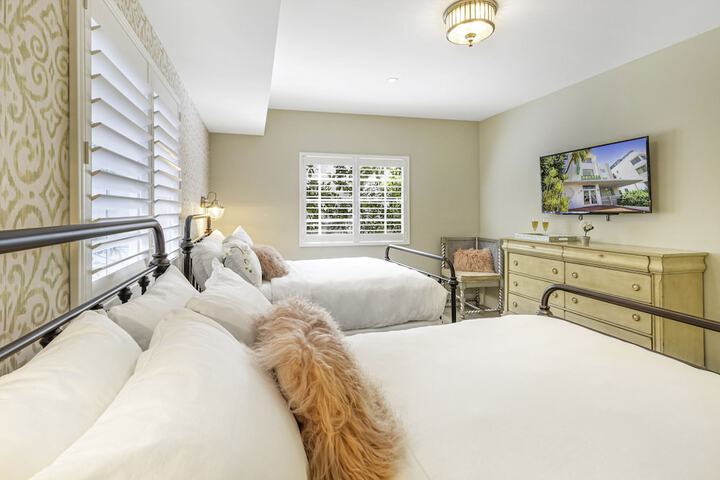 Classic Double Bed (3 of 23)