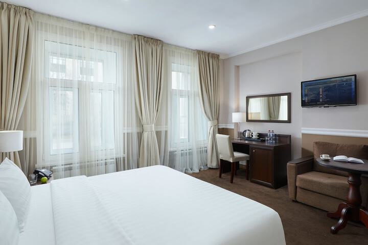Room 27 of 48