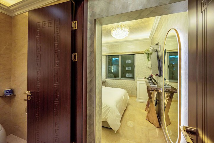 Room 38 of 285