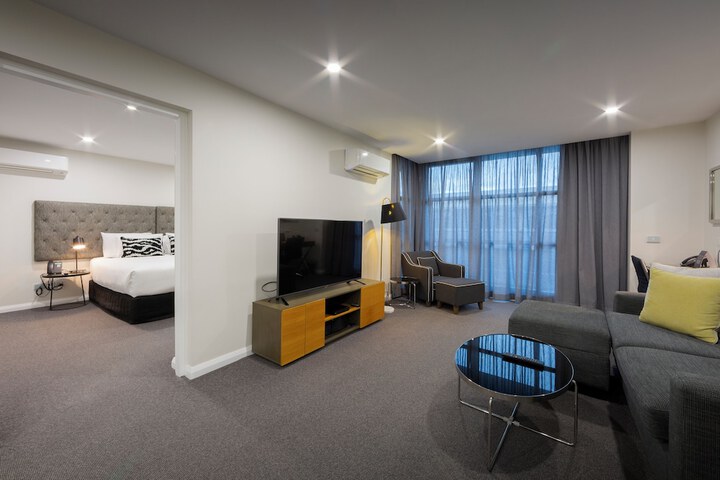 Room 16 of 43