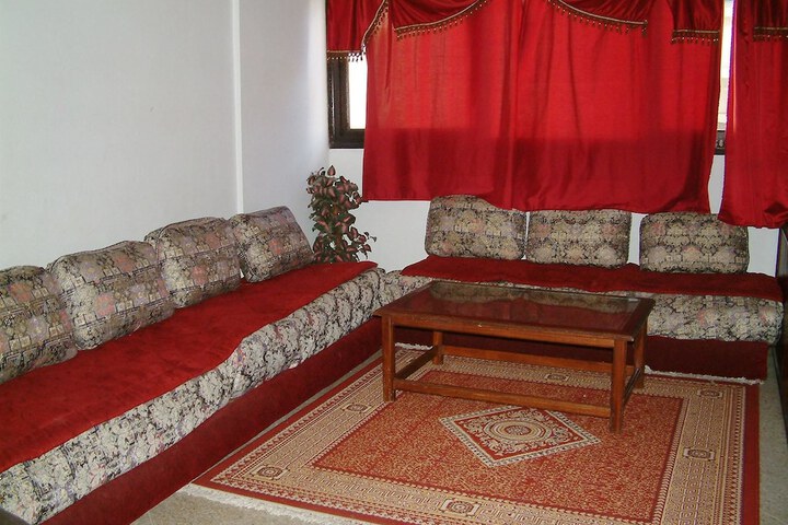 Room 7 of 10
