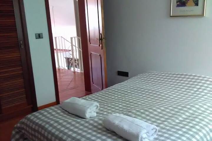 Room 35 of 77
