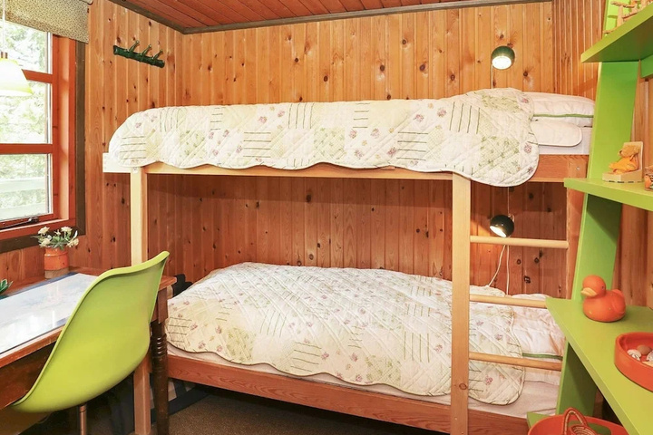 Room 4 of 14
