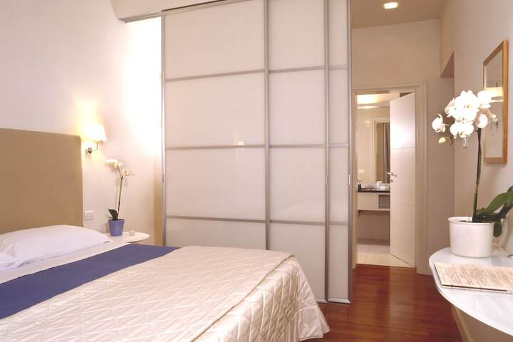 Room 9 of 60