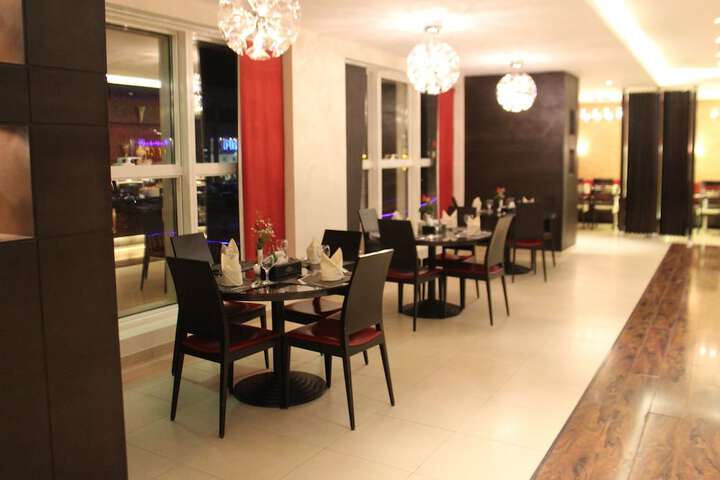 Dining 100 of 132