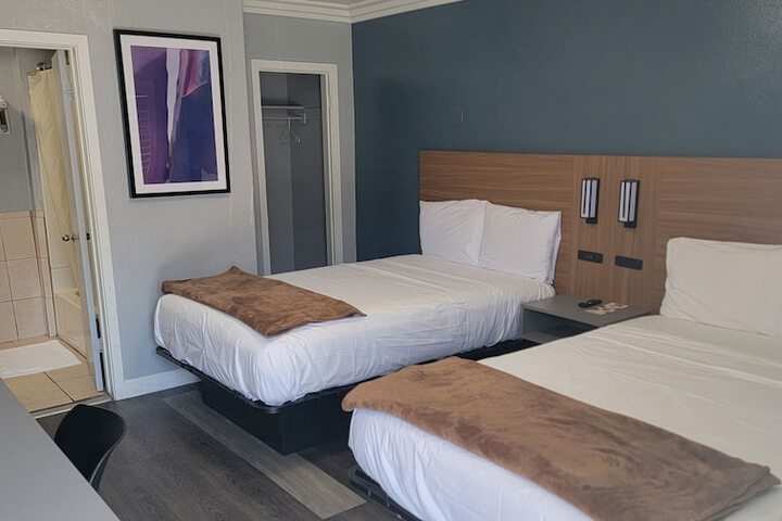 Room 8 of 21