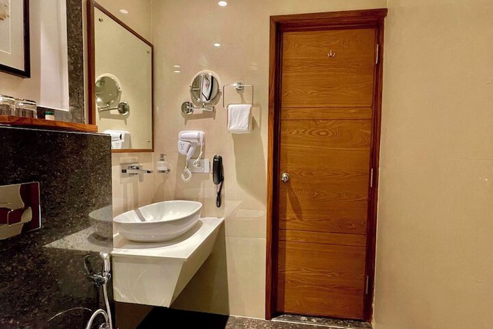 Room 17 of 22