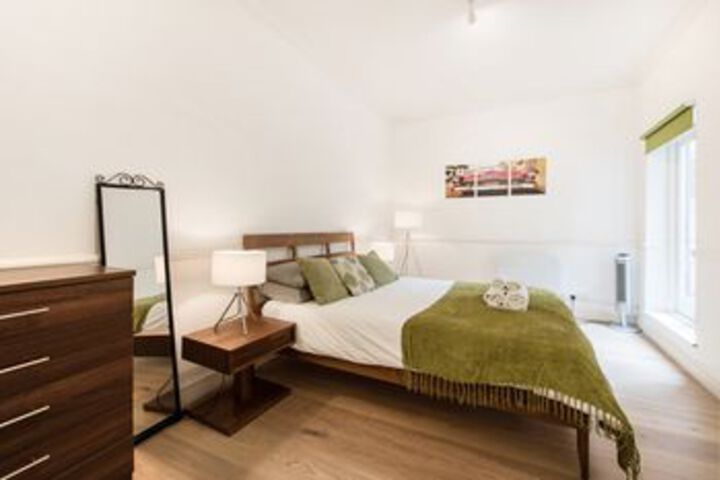 Room 10 of 22