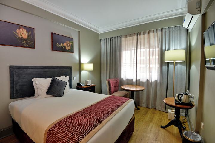 Room 19 of 42