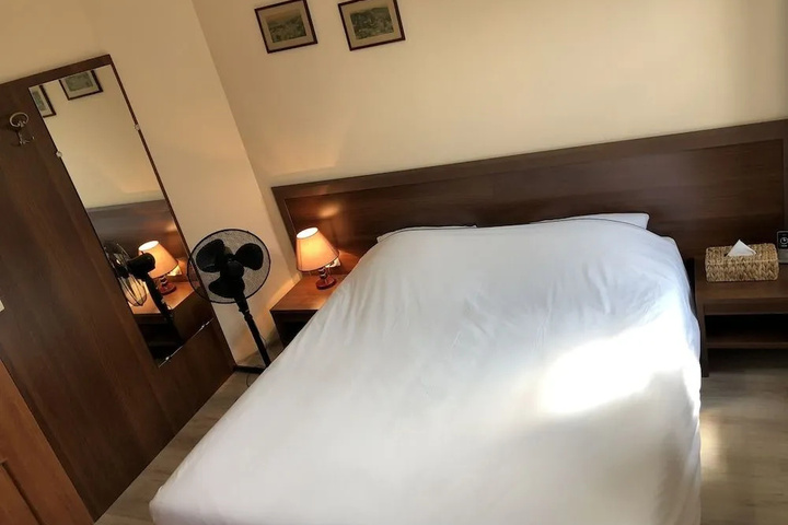 Room 2 of 15