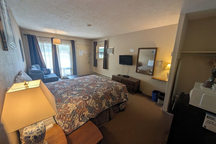Room 21 of 34