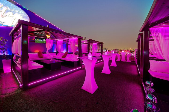 Lounge 60 of 75