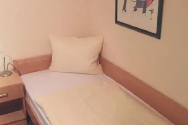 Room 2 of 5