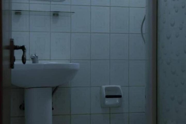 Room 4 of 39