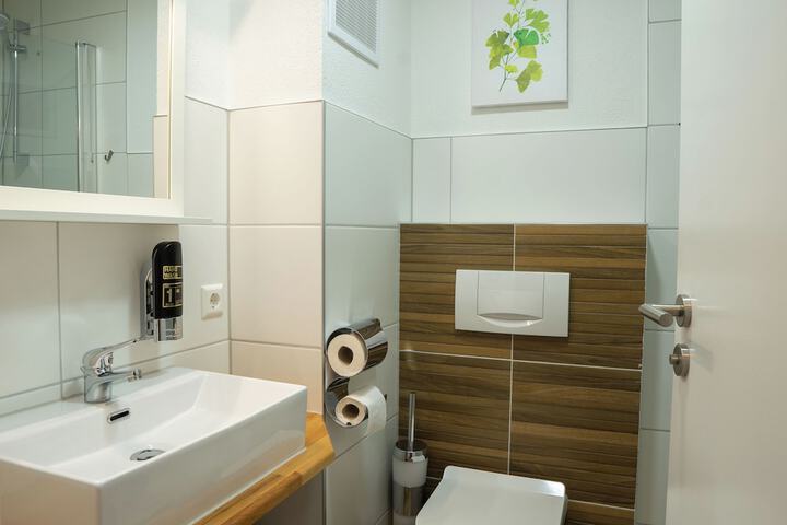 Room 2 of 37