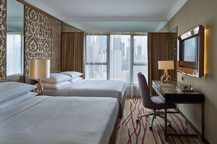 Room 28 of 81