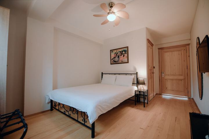 Room 7 of 35