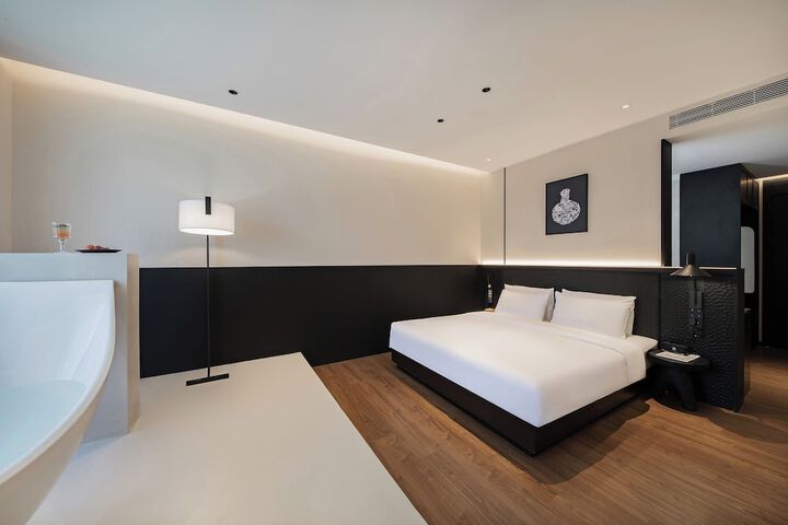 Room 50 of 143