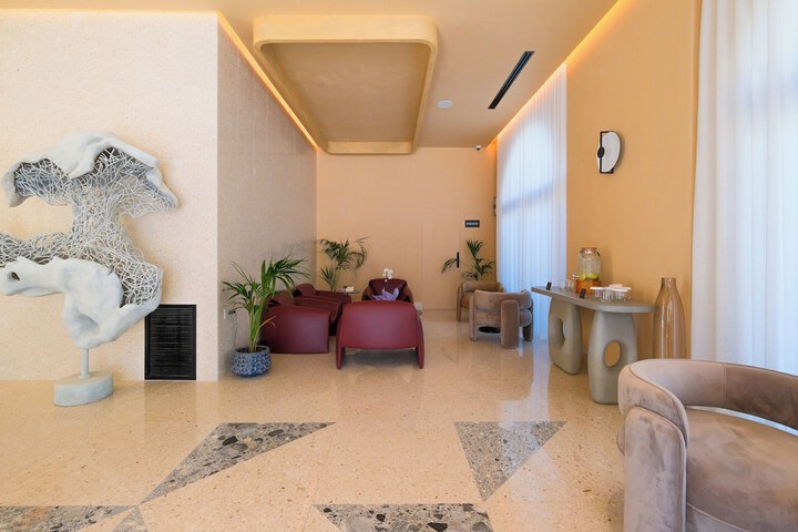 Hotel Interior 4 of 109